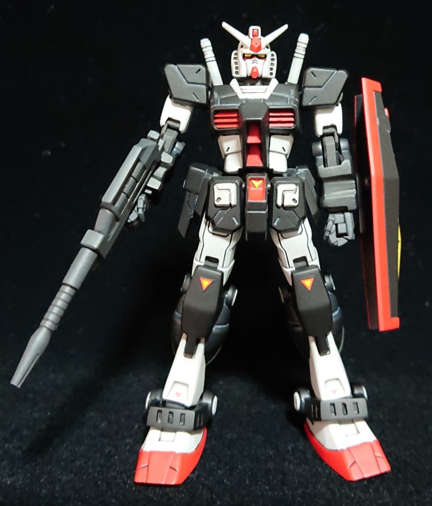 二の腕です。えっ、分割されてないじゃん！ですって？そう、隙間の微調整に疲れた時、ふと　これ、本当に分割しとかないと手首交換出来ないのか？と思い直して実験・・・ちーん。力技で抜き差し出来てしまった。無理に分割しとく必要ないや〜ん。そうなんです、色々と加工していたからかも知れませんが、手首入れ替えに左右分割が必須ではないと分かったので、分割やめて接着しました。あぁ隙間よ、サヨウナラです。もっと早く気付いていれば