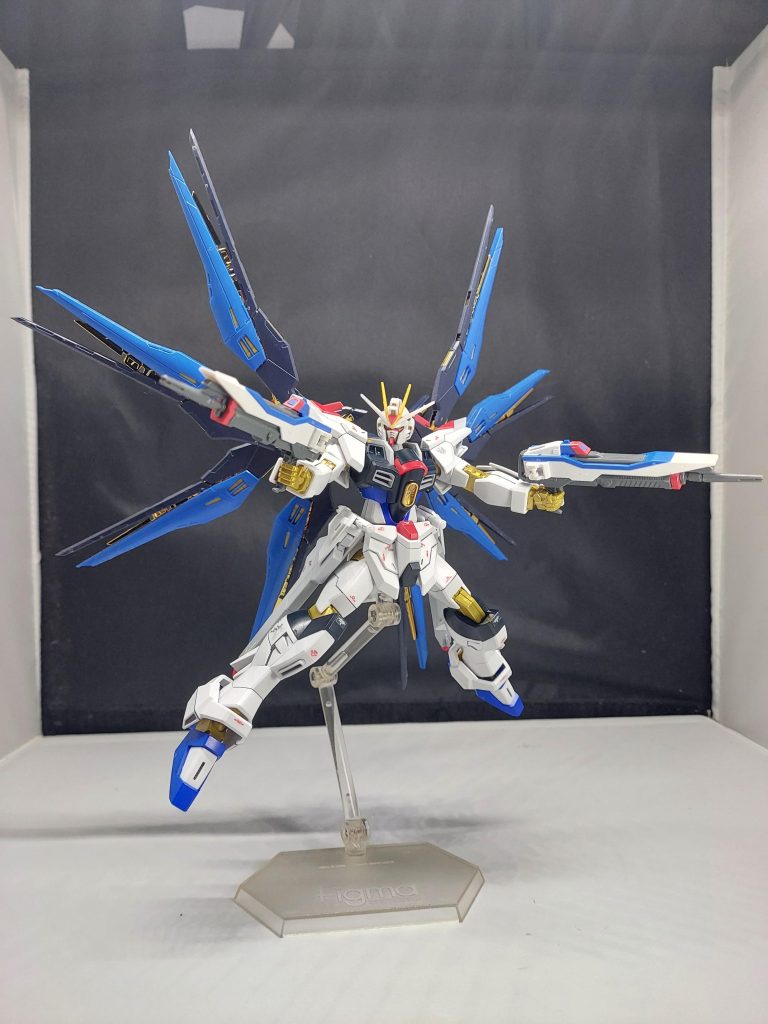 RGと最新マイフリなので可動などは問題なく余ってたデカールをいくつかつけただけですが、それなりに良くなったと思います( ￣▽￣)