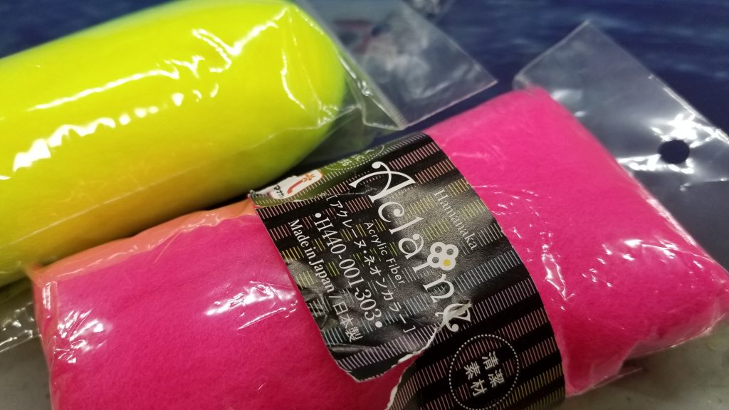 こいつにブラックライトでいけますよ。安いし、ほかにも色があるので面白いとおもいます。