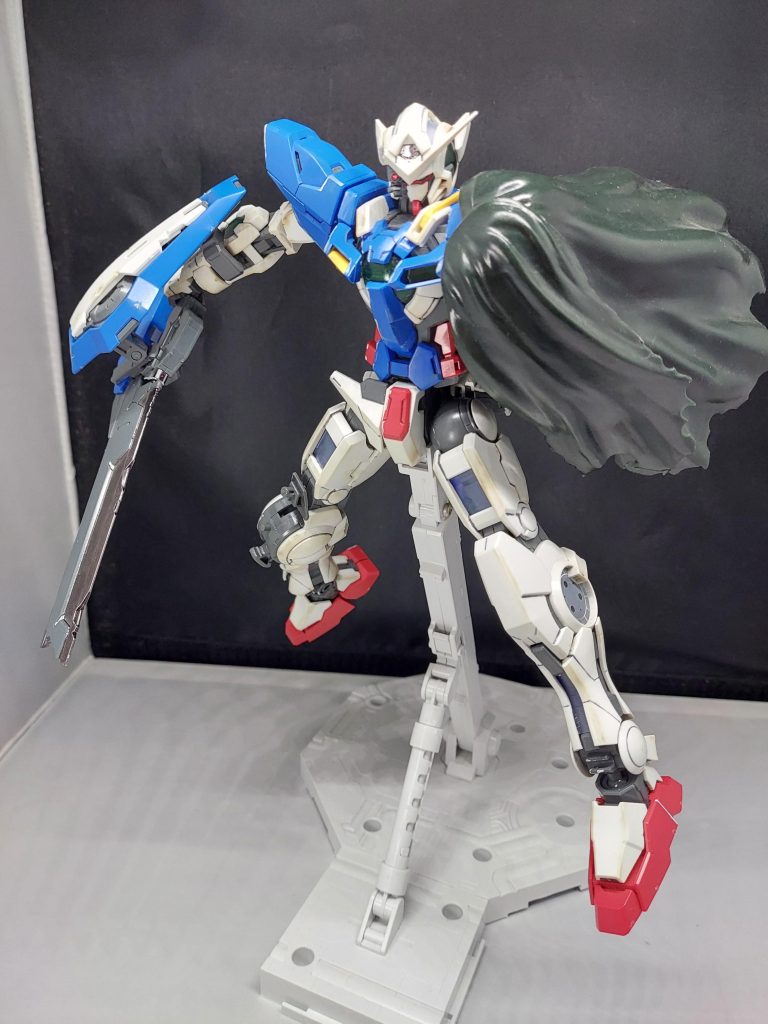 写真だと汚しあんまりわからないですね(^_^;)あと頭部の壊れた赤いカメラ部分も赤色レジンで少しテカるようにしてみました✨これもあんまりわかりませんが(-∀-`; )実物みるといい感じなんですが💧