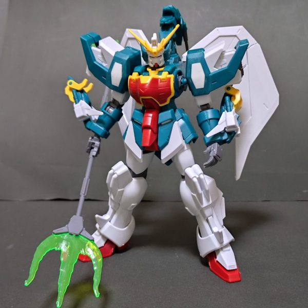 とりあえず仮組み。中々無骨なガンダムですねぇ～可動も文句無し❗️足首の可動の仕方が中々考えられてます。トゲとアンクルアーマーが連動して動くんですね？びっくり（笑）最新HGはすげぇな（1枚目）