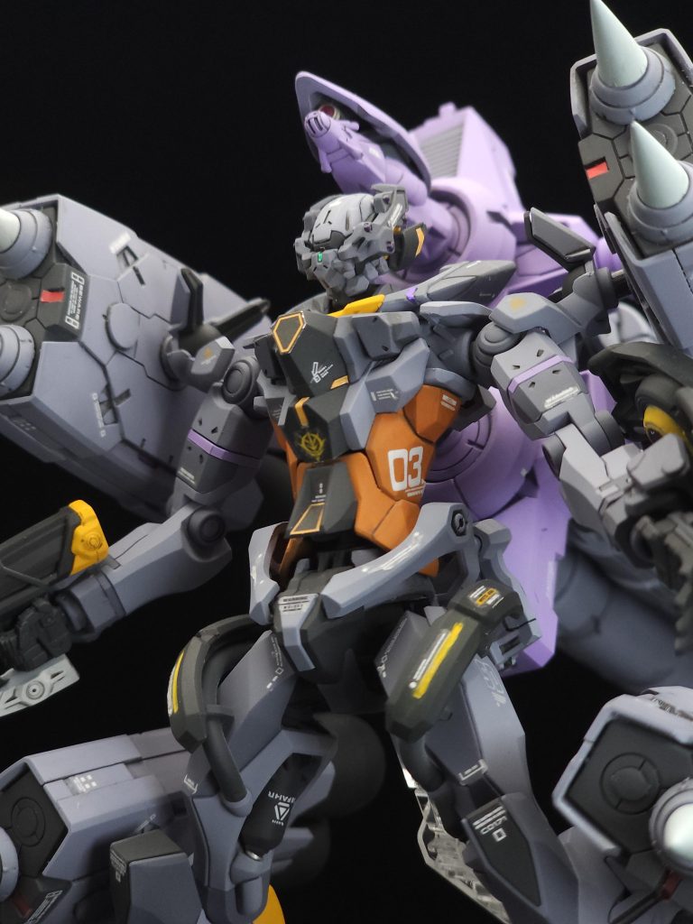 この作品を作っている時はテレビではまだキケロガの姿が出ていなかったのでクランバトルの参加をイメージしてこんなGQキケロガで登場するのではと妄想しました赤いガンダム風の両肩・両脚のビットがお気に入りです🎵本物のキケロガは私の妄想の斜め上を行ってましたが(^_^;)笑