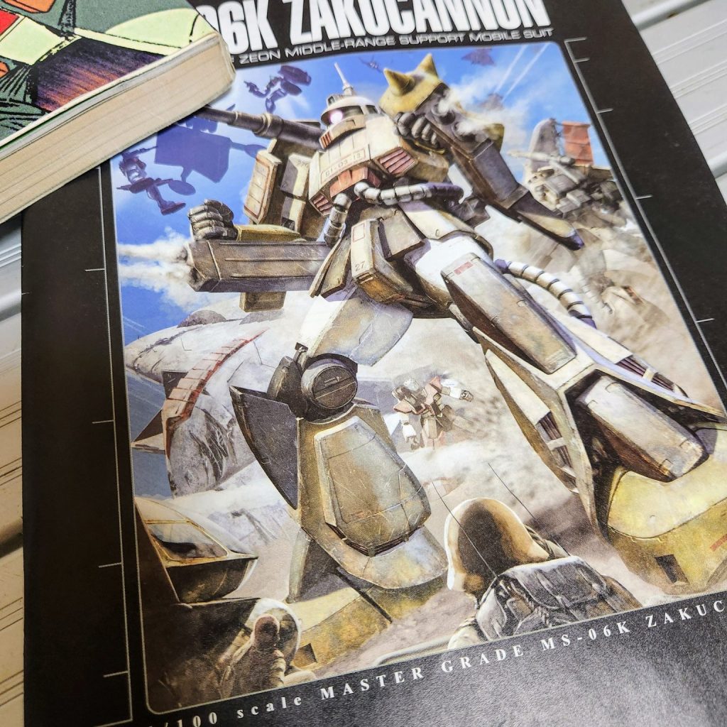 作品名：作業中断でした…<p>昨夜はグフの塗装が終わって、デカールとウェザリングとスミ入れと思っていましたが、思っていたラインデカールが切れていて止まっています。想像してるようなデカールが売ってると良いのですが、週末に探しに行こうと思います。退屈なの […]</p>