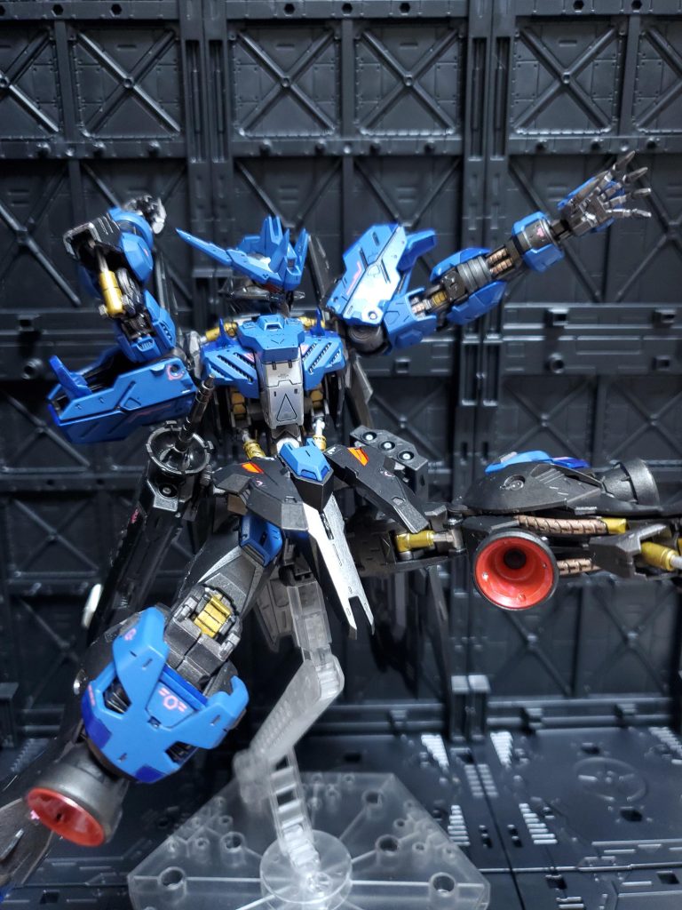 色んな部位見せたいだけの一枚。