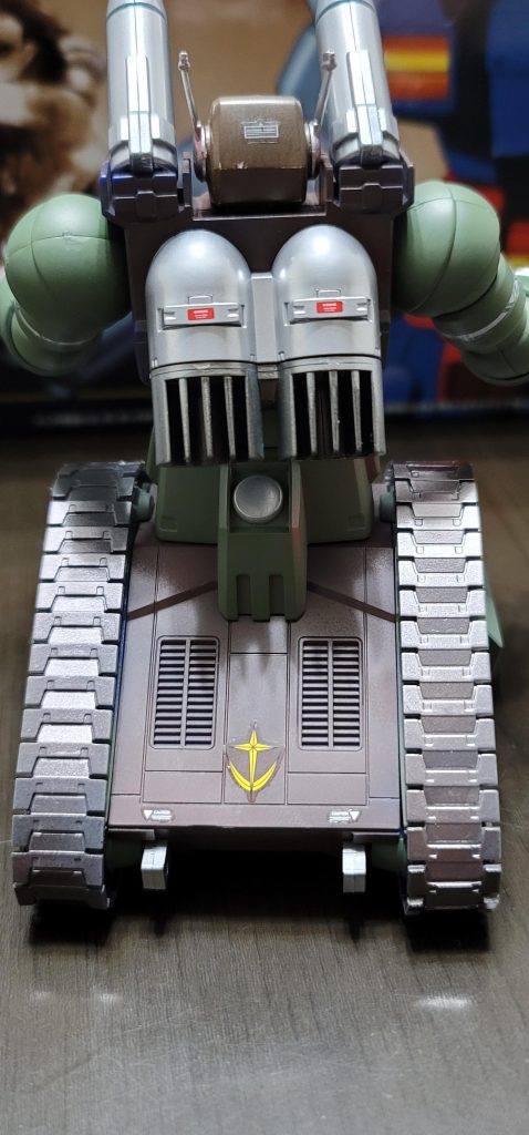 キャタピラや車輪？部分はガンメタリックで塗装☺️