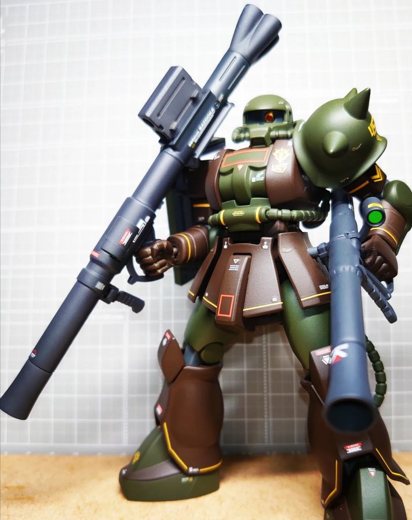 バズーカの名手だと聞いて…あんまり詳しくないですが(´ρ`)個人的にはHGザクが好みです。アニメぽいバランスで、今ではなかなかキットに出会えないので箱でも、吊しでも見つけたら捕獲してますwご観覧ありがとうごさいました！