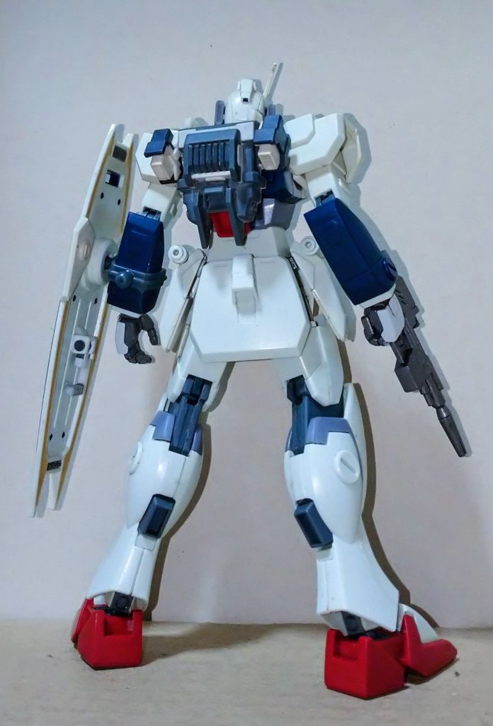 ほぼ加工は終わった状態の前後です。なぜかハンドパーツやライフルは塗装してありますね。