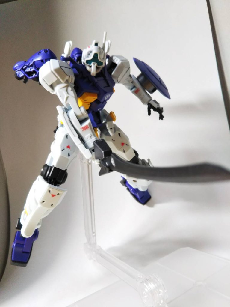 シールドに刀をマウントハインドリーのシールドをベースに、刀をマウント出来るようにしました。 