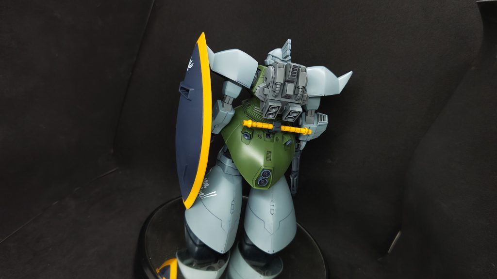 リアスカートにナギナタを懸下出来る様、改造しています。