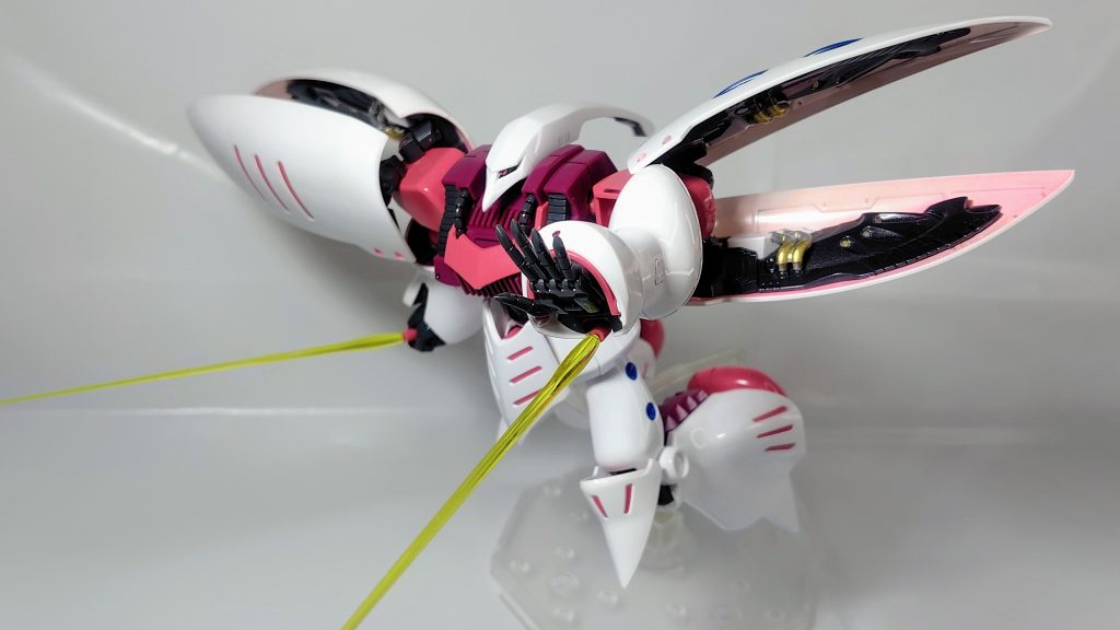 こういう飛んでるようなポージングが合いますね。