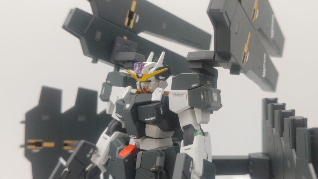 おでこのセンサーも忠実?再現。メタリックイエロー、メタリックレッドは過去一きれいに塗装できて、コツをつかんだ感じです。