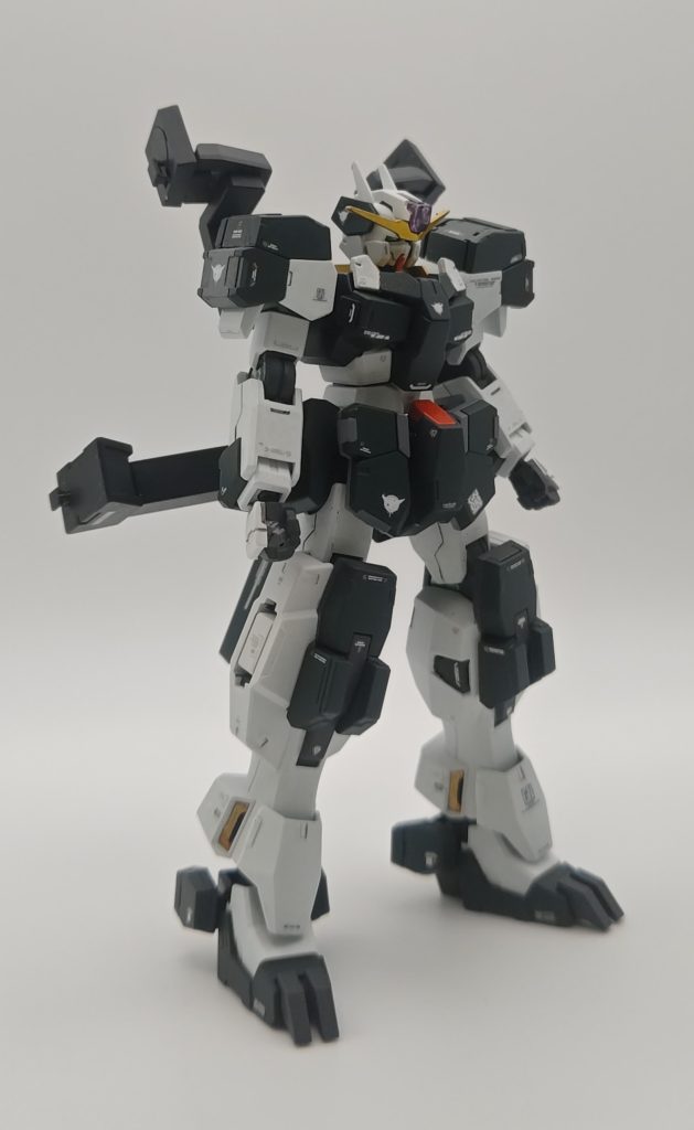 ネイキッド状態です。足長いんですよね。