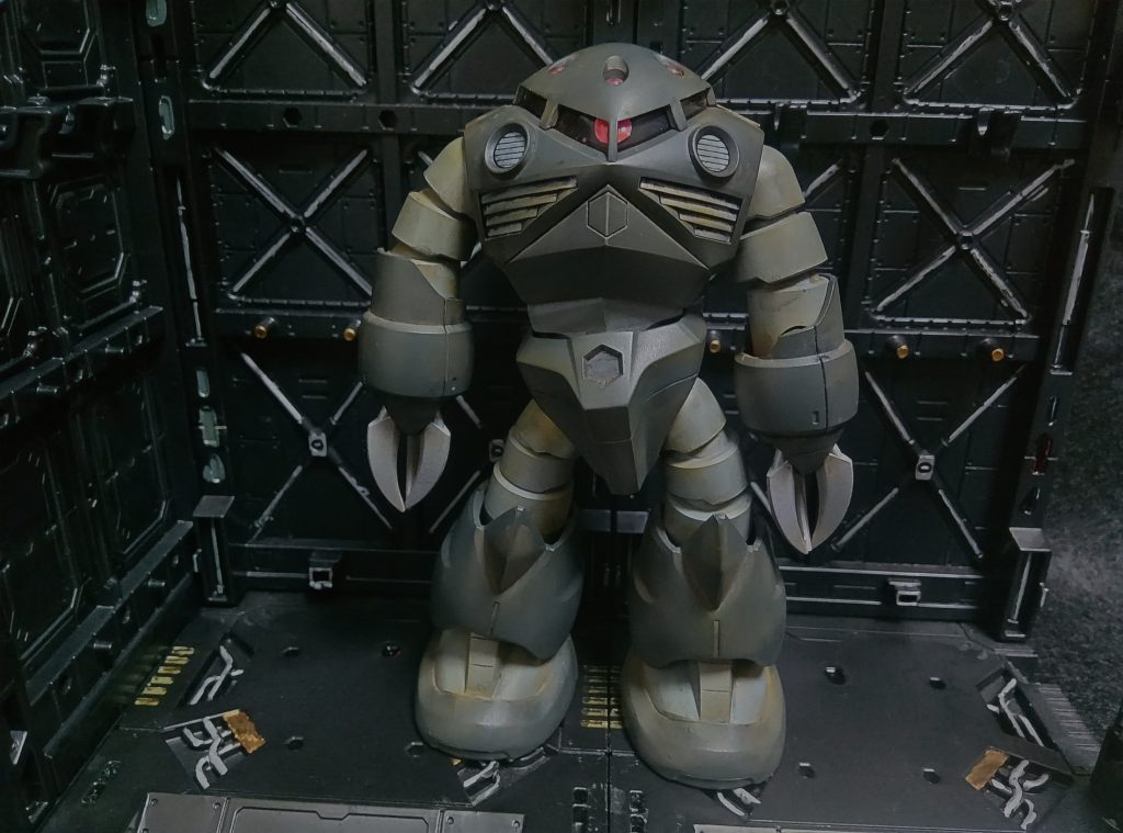 直立不動の乳幼児っぽいですね。