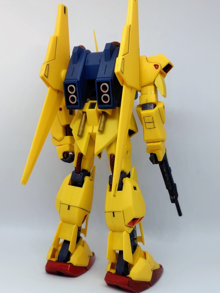 後ろ。赤い部分はウェザリングマーカーのレッドの上にガンマカレッドを塗ってます。