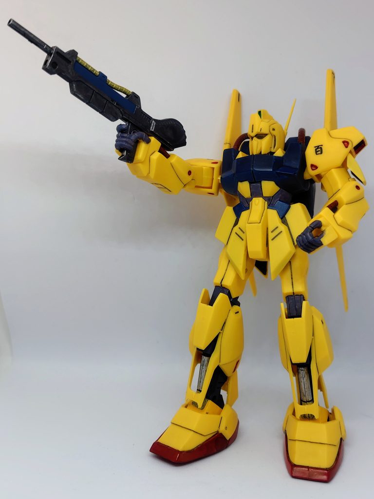 ポージングはこのぐらいが限界です。一応肩が前後に少し動かせるようになってるのでファーストの頃からは進化してますね。