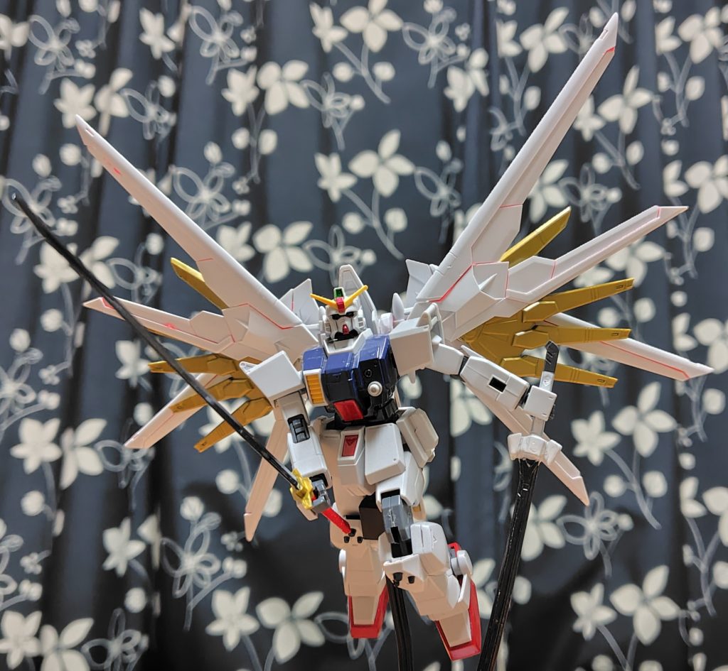 背面2点穴によるバックパック拡張性有るなら他の機体でもドッキング可能。無論30MMでもドッキング可能です。