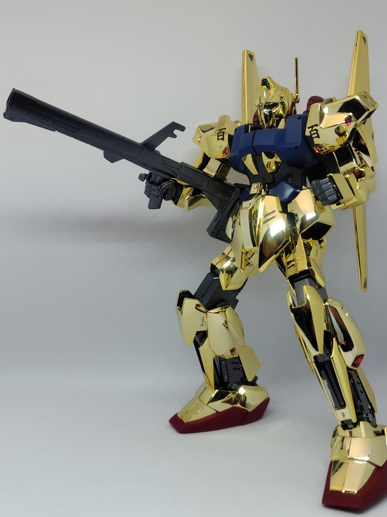 クレイバズーカはかなり無理しないと持てません(zaku-kao4)