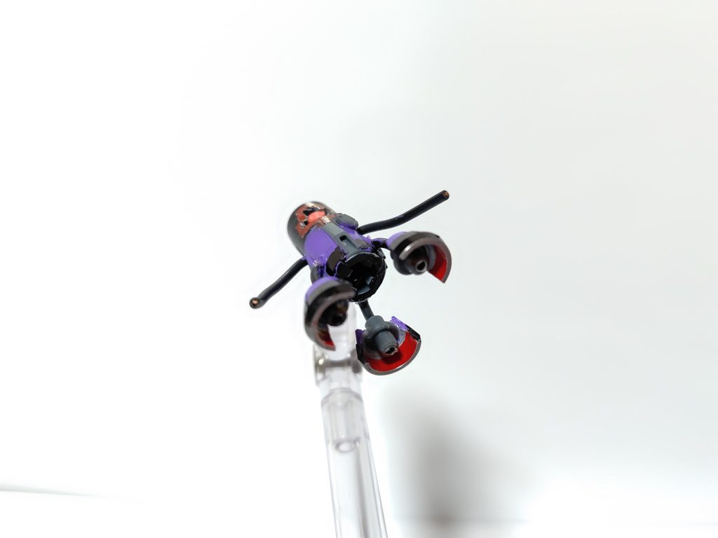 足裏も頑張って塗装しました