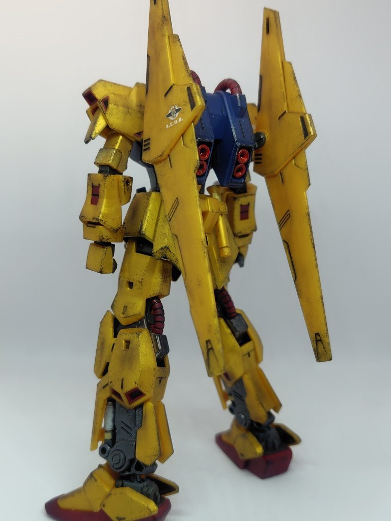 後ろ。やっぱり足が細すぎますねこのリバイブ版(gundam-kao5)