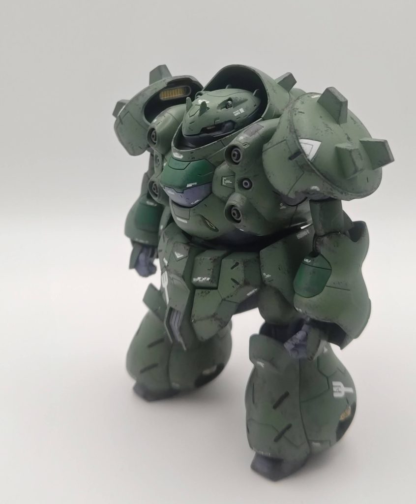 今回は修理のご依頼をいただいたもので、グシオンとマンロディのセットで作業させていただきました。なので基本色で仕上げております。重厚感を出したくて軽くウェザリングも行いました。