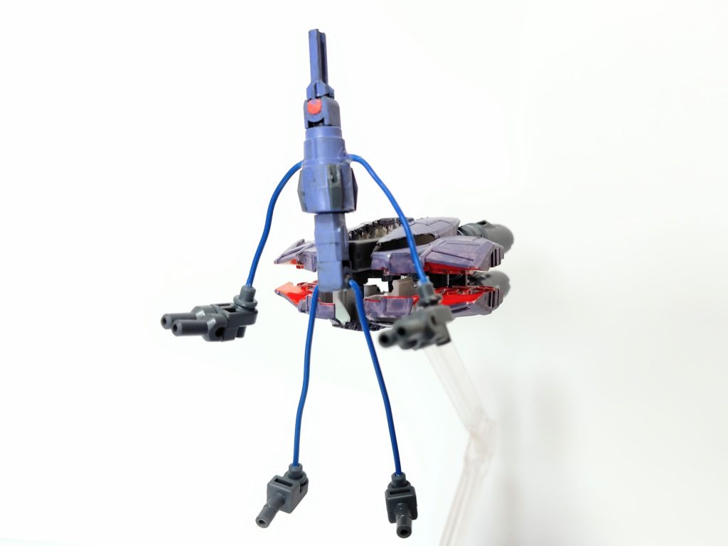 中身余りパーツ無しで変形します