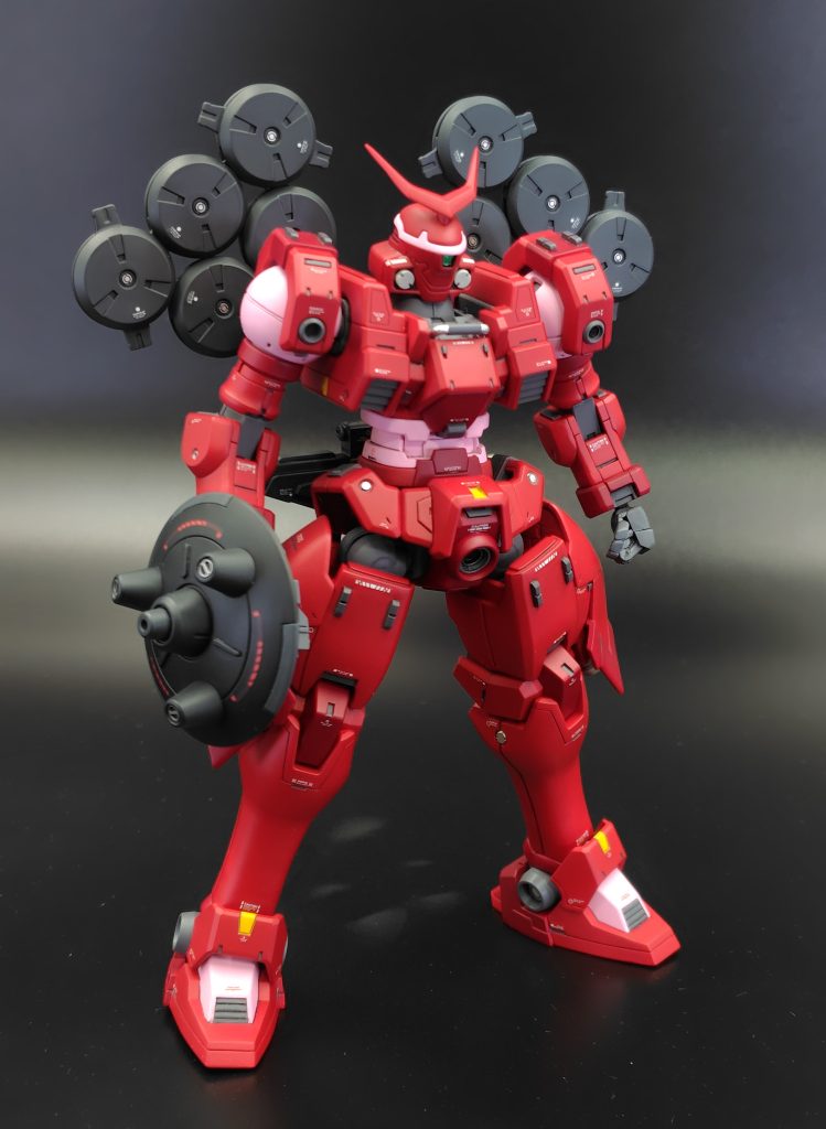 主に上半身回りがコンパクトにまとまり過ぎてるかな～と感じたので、全体的に上下に延長してスタイル調整しています。ガンダムWの機体は敵も味方もモデル体型が似合う！（個人の感想です）