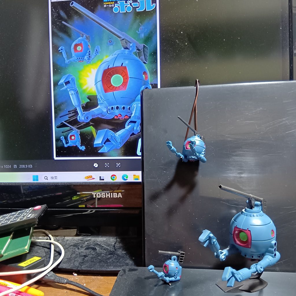 30年前にガンプラを作っていたころから、戦艦系には全く興味がなかったのですが、今回のボール制作のおかげでマゼランのキットが欲しくなってきました💦箱絵ジオラマ作りたい!!!