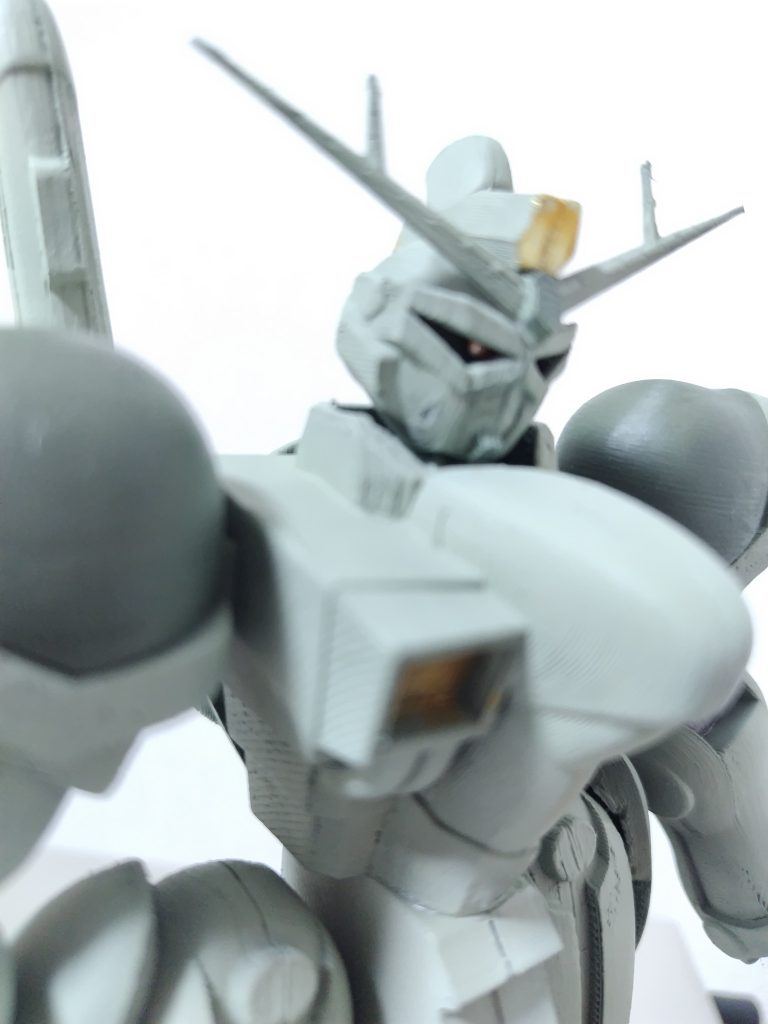 しかし完全に非可動だと悲しいのでモノアイだけは動くようにしました画像粗くて申し訳ないです(gundam-kao10)