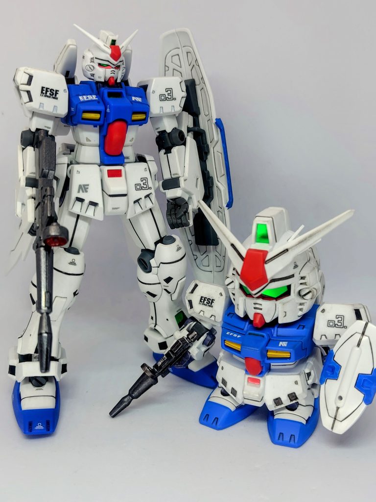 HGと。実は上半身のデカールは合わせてます。