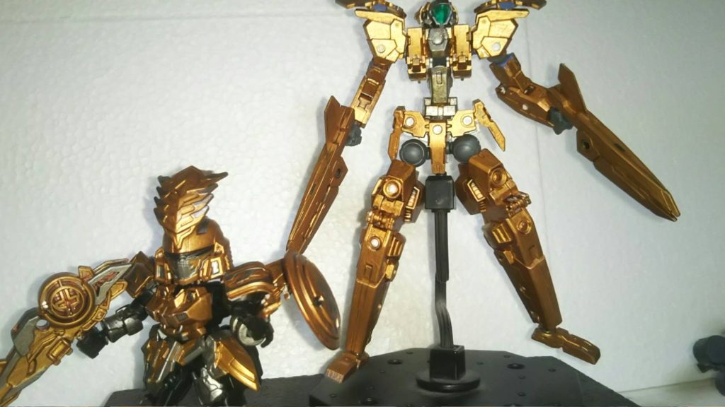 分離状態正面がSDなので背負いやすい原作のカニはもっとマッシブだったんだけど銃がハサミのように見えたのでこっちで