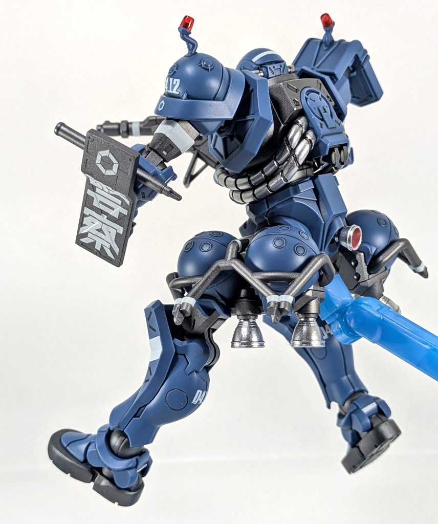 軍警ザク–2枚目/制作者：ちびめがね