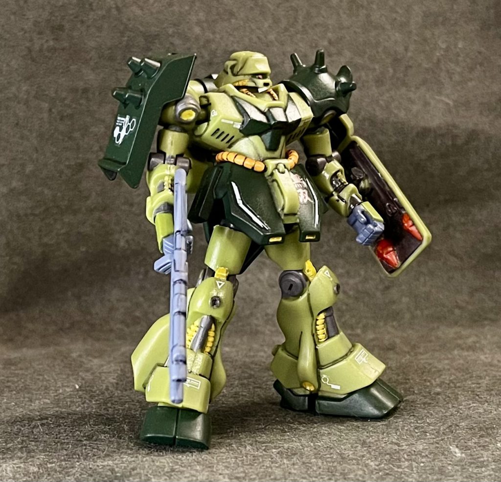 続いて一般機。頭部のアンテナはカットしました。