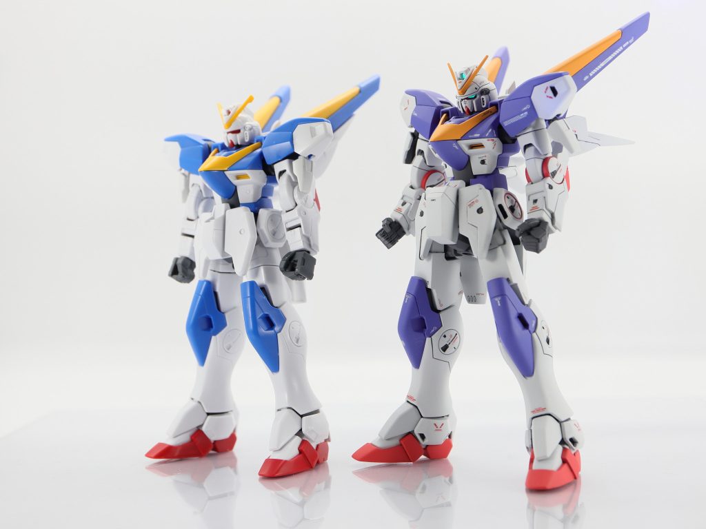 素組み比較です。胴体と下半身くらいしか弄ってないんですけど結構違って見えますね～。と、いう訳でご覧いただきありがとうございました！ブログもよろしくお願い致します(gundam-kao6)