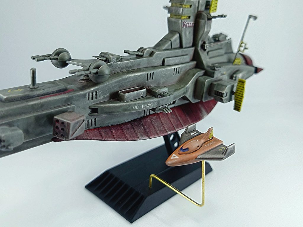 大気圏突入カプセルは「緊急時の脱出ポットも兼ねるんだろうなぁ」と予想して、不時着しても目立ちそうなオレンジ色に。 ジムなどは欠品。その辺りのパーツ取りに使われたのかなぁ(T_T)