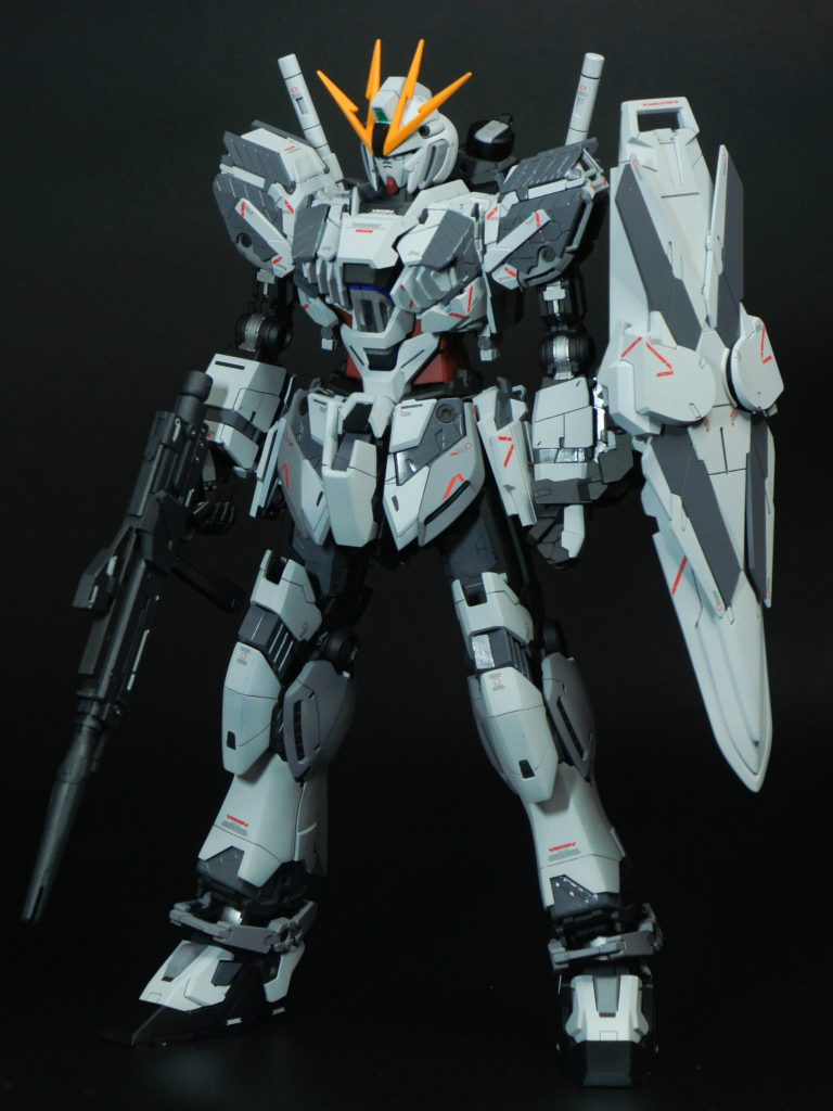 カラーレシピ 白：ニュートラルグレー１ グレー：ニュートラルグレー２,3とパープル少量 紺：ブルーブラックに純色シアン少量 赤：キャラクターレッドに純色シアン少量 黄：橙黄色 青：コバルトブルー 関節：グラファイトブラック 武器：MSグレー連邦