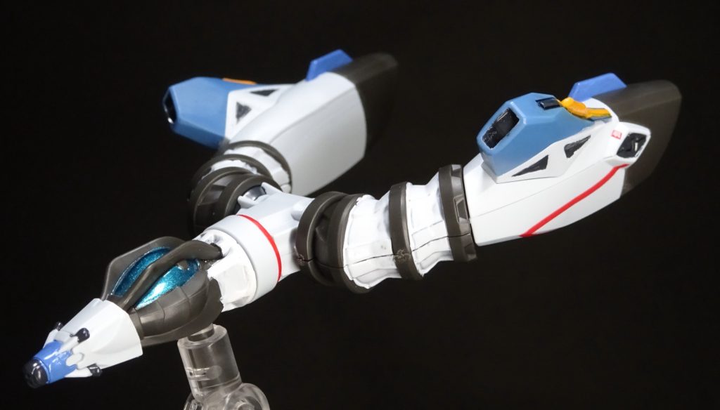 これはコアファイターのシーンはあるのかな？キャノピーは水性ホビーの青竹色。白はメイレスケンブホワイトを採用。これの先端部はランナーから外して塗っていたが、いつの間にか紛失しており、翌朝息子が発見した。無くしたことにも気づかないほど小さいパーツなので、要注意です。