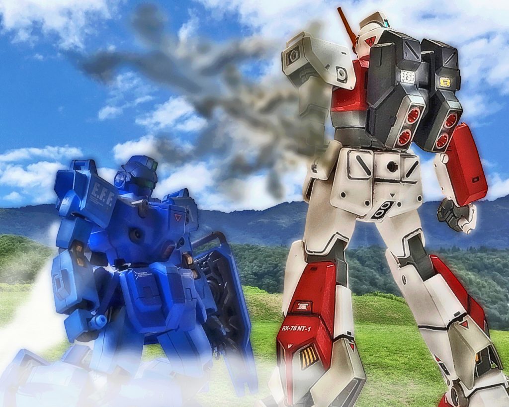 「カジマ中尉、大丈夫?」コーティリアはユウに尋ねる。「……機体は、ブルーは止まったのか?」「そうよカジマ中尉。マリオンが自ら剣を収めたのよ」「……まさか!?」ユウはブルーがプロトタイプNT‐1と切り結んだ際の衝撃で一時的に気を失っていた。だがそれまでのマリオンの声は記憶にあり、EXAMシステムが暴走していたのは覚えていた。「私も彼女の声を聞いたわ。…随分な代物ね、EXAMシステムは…」「………………」「自分のいる軍隊がこんな事をしているなんて…」「俺も出所は知らない。だがこのシステムはジオンが持ち込んだものらしい…」「ジオンが!?ニュータイプ研究に関しては連邦軍よりも数年進んでいるとは聞いてるけど、こんな研究をしているなんて…」「これについては、あの男に聞く必要がある…」ユウはホバートラックを見た。「聞こえるか、カジマ中尉?」「…ああ、聞こえている」無線を入れてきたのはアルフ・カムラだ。「ブルーは止まったようだな。機体に損傷はなさそうだが動かせるか?」(…こんな問題が起きても中のパイロットよりブルーの心配か…!?)ユウは憤る思いを隠しつつアルフに聞く。「カムラ大尉、ブルーとマリオンという少女について最後まで付き合ってもらうぞ!」「…フッ、構わん。既にお前もEXAMの毒に侵されているようだからな。だがEXAMについて知りたいならキャリフォルニアベースの攻略が終わってからにしてもらおう」「…了解した」「カジマ中尉?」コーティリアがユウに呼びかける。「どうした?」「…マリオンをお願いね。貴方が守ってあげて」「ああ、心得ているつもりだ」「彼女、繊細だから優しくね…」「……この先に、…キャリフォルニアベースにもう一人の彼女がいる。…だから、…俺がその鳥籠から彼女を解き放つ!」コーティリアは囁いた。「…蒼き死神、いや『蒼き女神』のご加護を貴方に……」 〜END〜