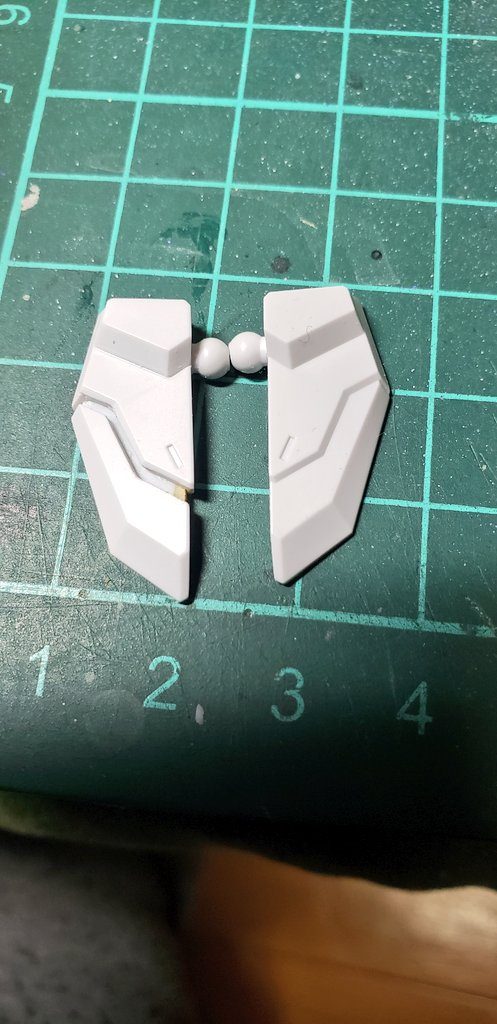 フロントアーマーのチラ見え加工