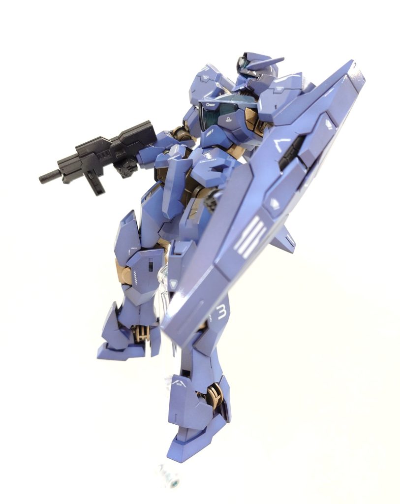 デカールは水星の魔女向けのデカールを組み合わせて使用しています。最近はふくらはぎ部にデカール貼り付けがマイブームです(gundam-kao6)