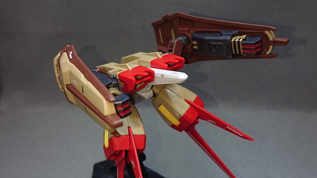 部分塗装にタミヤのエナメル塗料・ブラック・メタリックブルー・スカイブルー・フラットレッド・フラットブラウン・デザートイエローセンサー部分にはMr.メタリックカラーGX・メタルブルー