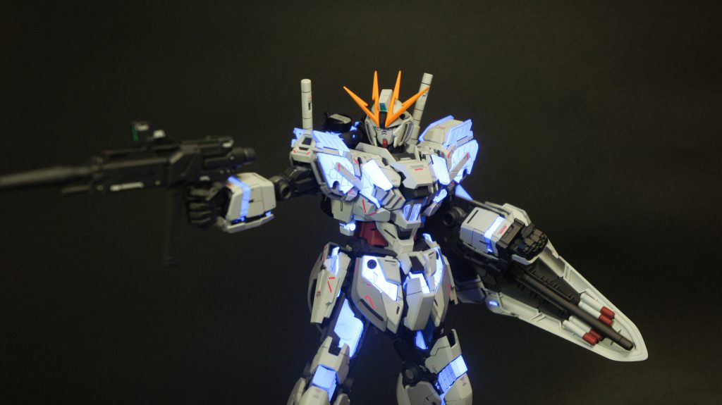 ここまで見ていただきありがとうございます！ 完成するまでの下処理にとても時間を使いましたが、 まだまだ粗があるなと思います。 それでも、自分の作りたいナラティブガンダムができたと思います！