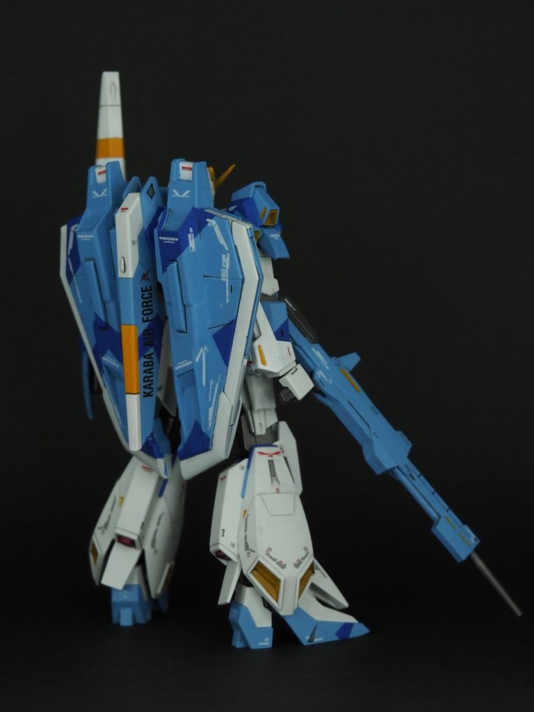 デカールはRG版Zを中心に、テールスタビライザーには「KARABA　AIR　FORCE」の表示も入れました。