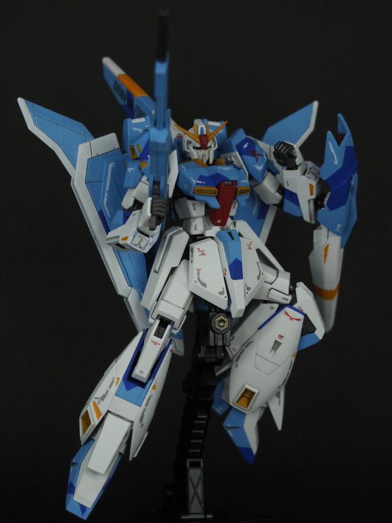 センチネル味のあるスプリッター迷彩はカッコいいです。アムロのマーク入ってますがZガンダム3号機とは無関係の機体なの・・・？