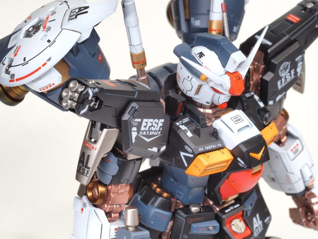 黄色はオレンジイエローの後にハイライトで白を塗布。そのあとにクリアーオレンジ+クリアーイエローを塗布。