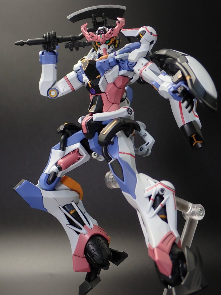 普段は1機を約1ヶ月（土日のみ実働30〜40時間くらい？）のペースで作ってますが、ゴールデウィークで1機完成させたいなーと思って2日間（約18時間）で組み立て〜全塗装までやってみました