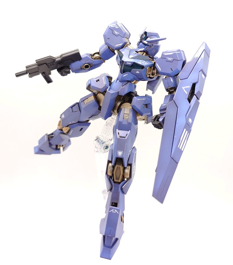 トップコートは『ガイアカラー Exクリアー』です。光沢は難しいですね(gundam-kao5)研ぎ出しはまだ未修得です。そのうちやってみたい技術の一つではあります(gundam-kao6)