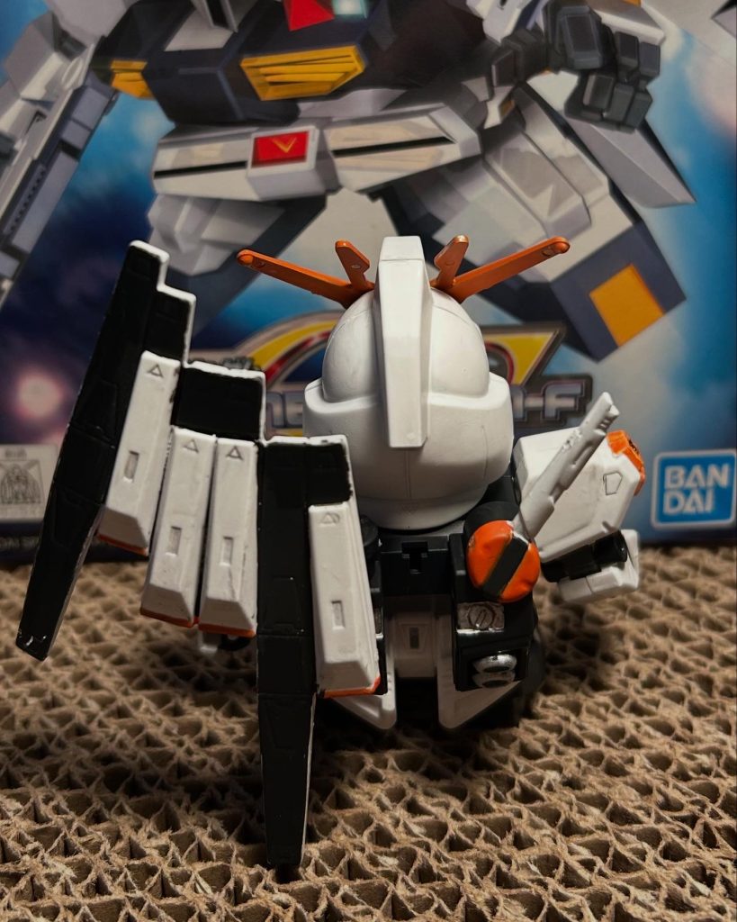 νガンダム–3枚目/制作者：DAIDUM