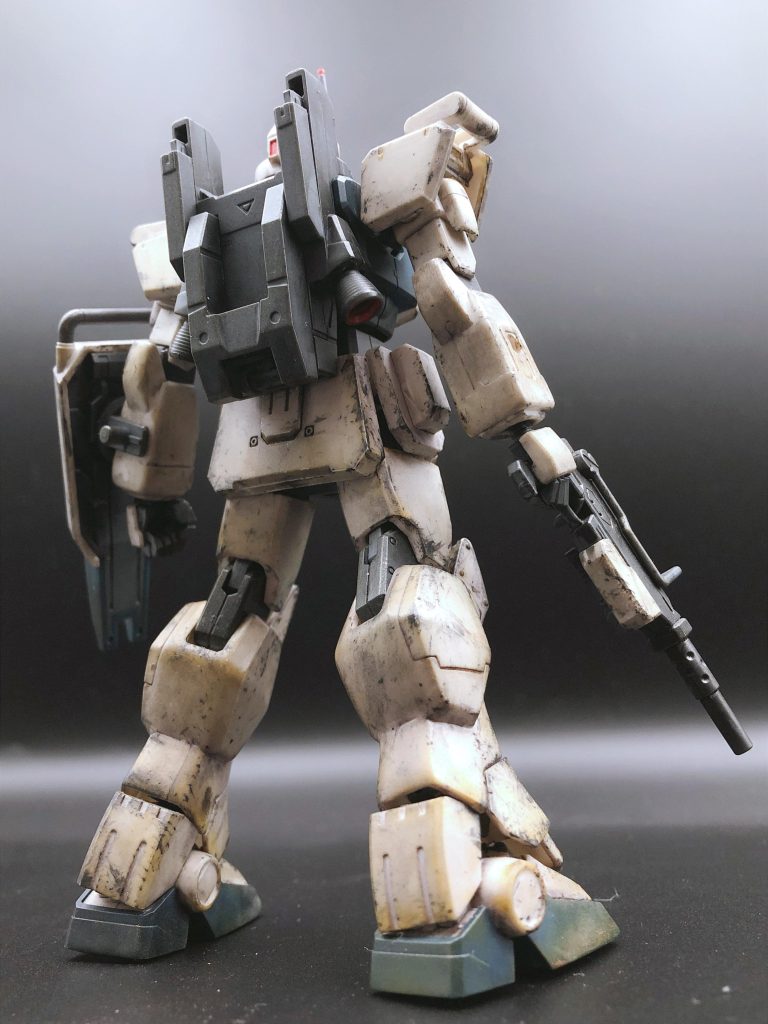 目立つ箇所に合わせ目が多く、当時初めてウェザリングに挑戦した自分にとっては難易度高めのキットでした。