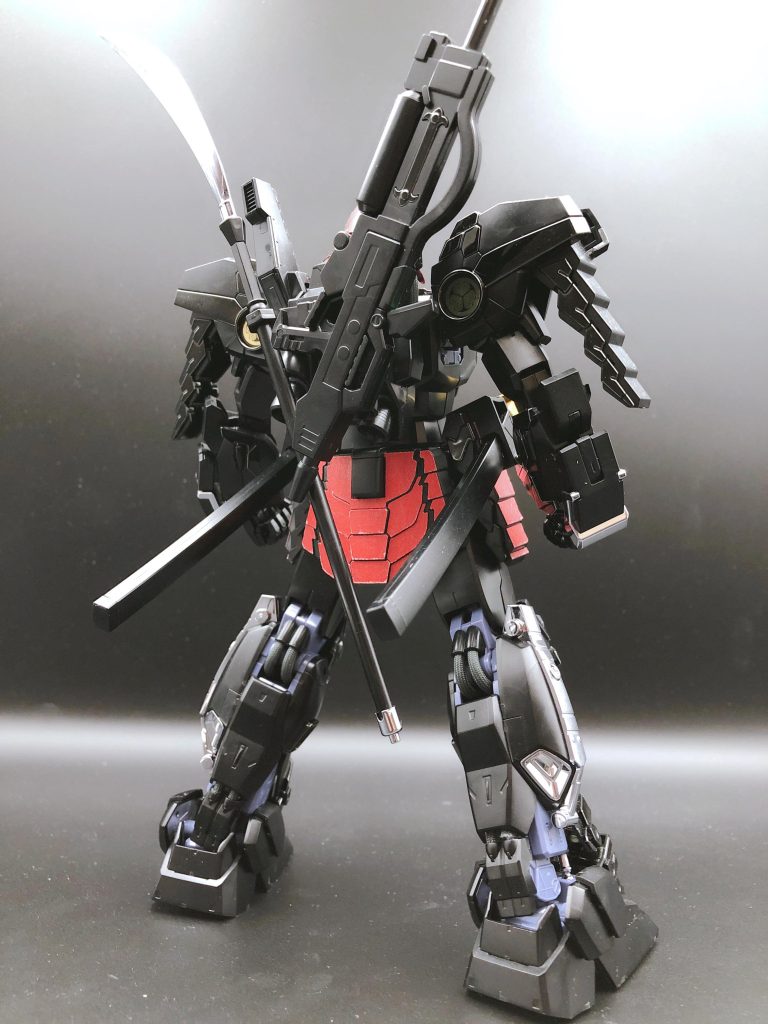 武者ガンダムと南蛮胴具足の組み合わせが最高ですね。高級感があり、非常にカッコいいです。