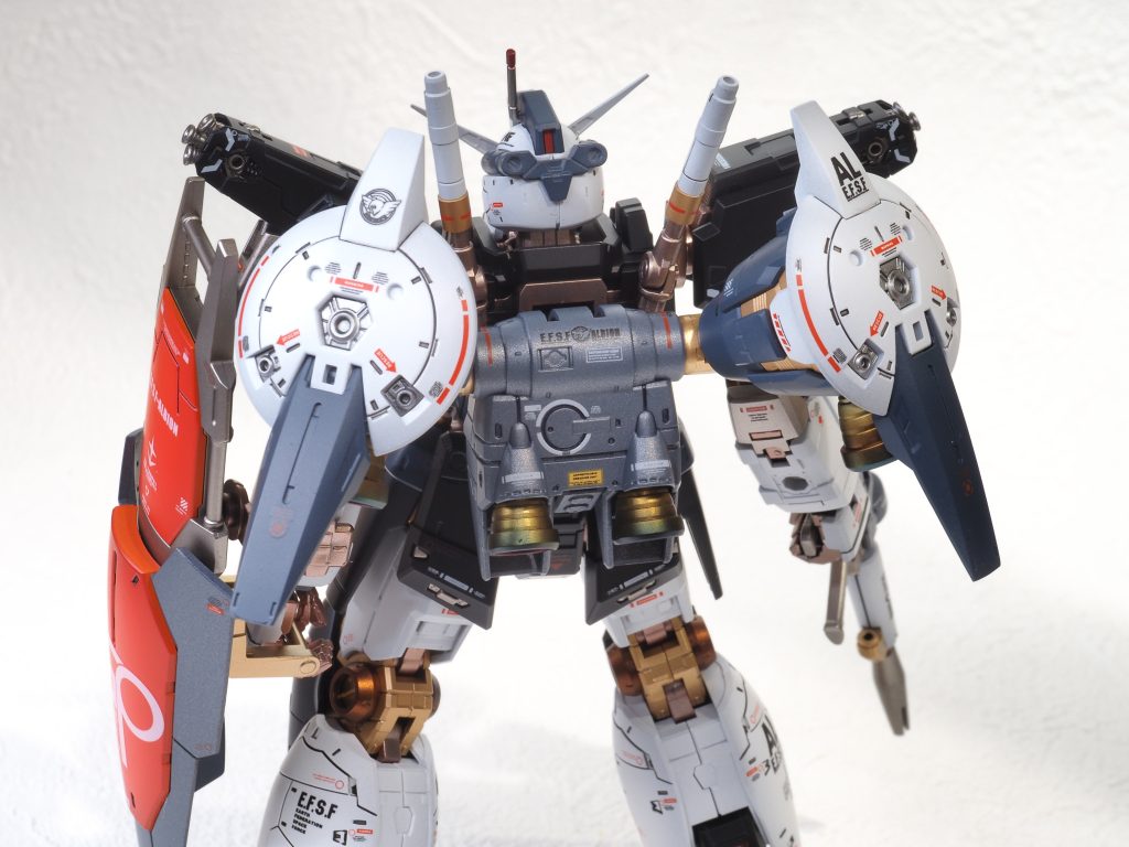 バーニア類はチタン焼けっぽく塗布してみました。